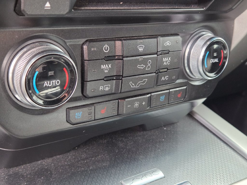 Used 2017 Ford F150 Lariat w/ Equipment Group 502A Luxury AWD/4WD image 25