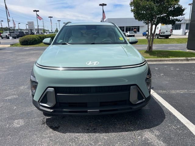Used 2024 Hyundai Kona SEL AWD/4WD image 3