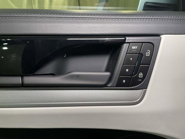 New 2026 Porsche Cayenne E-Hybrid Coupe image 38