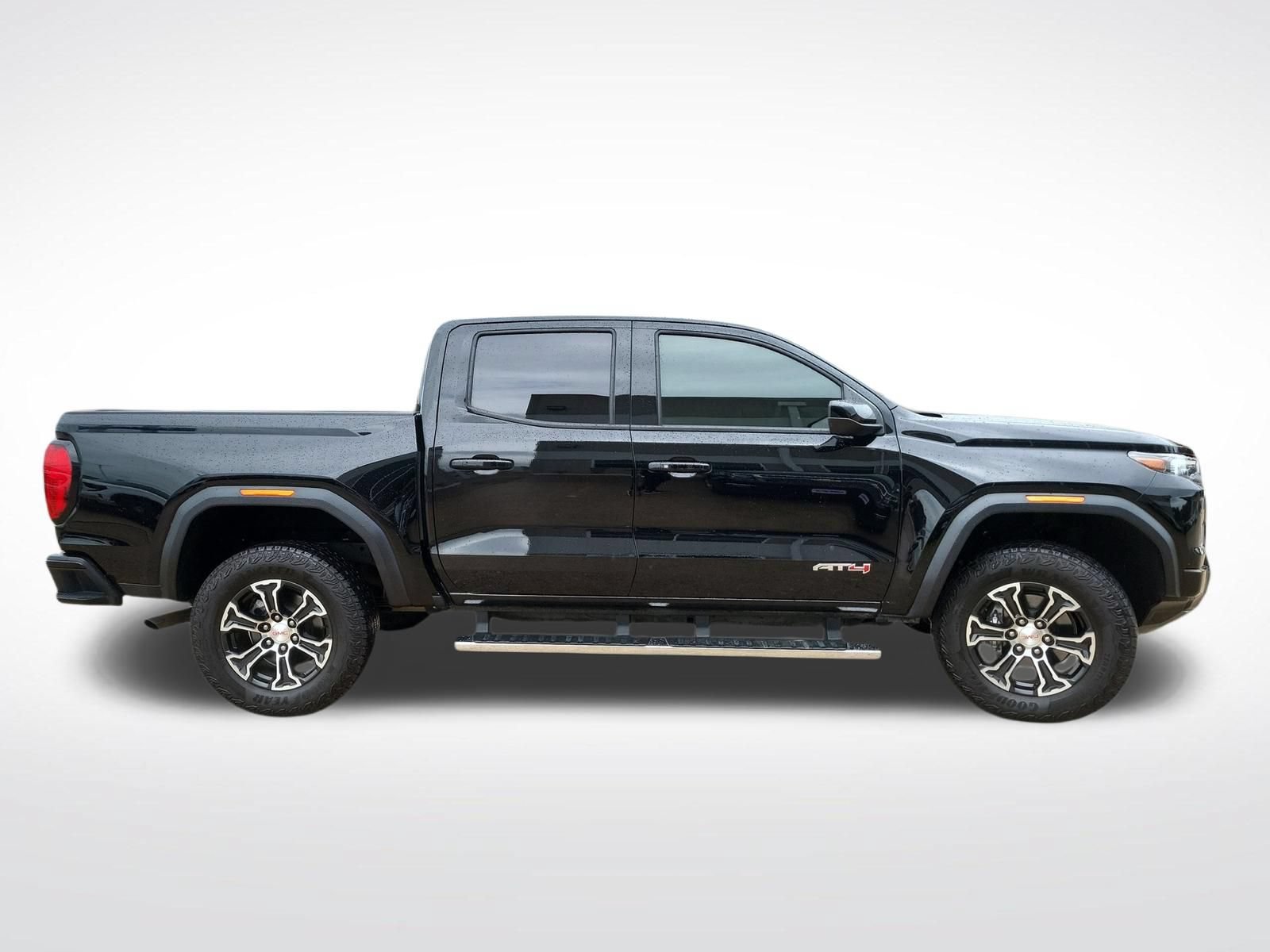 Used 2024 GMC Canyon AT4 w/ AT4 Premium Package AWD/4WD image 9