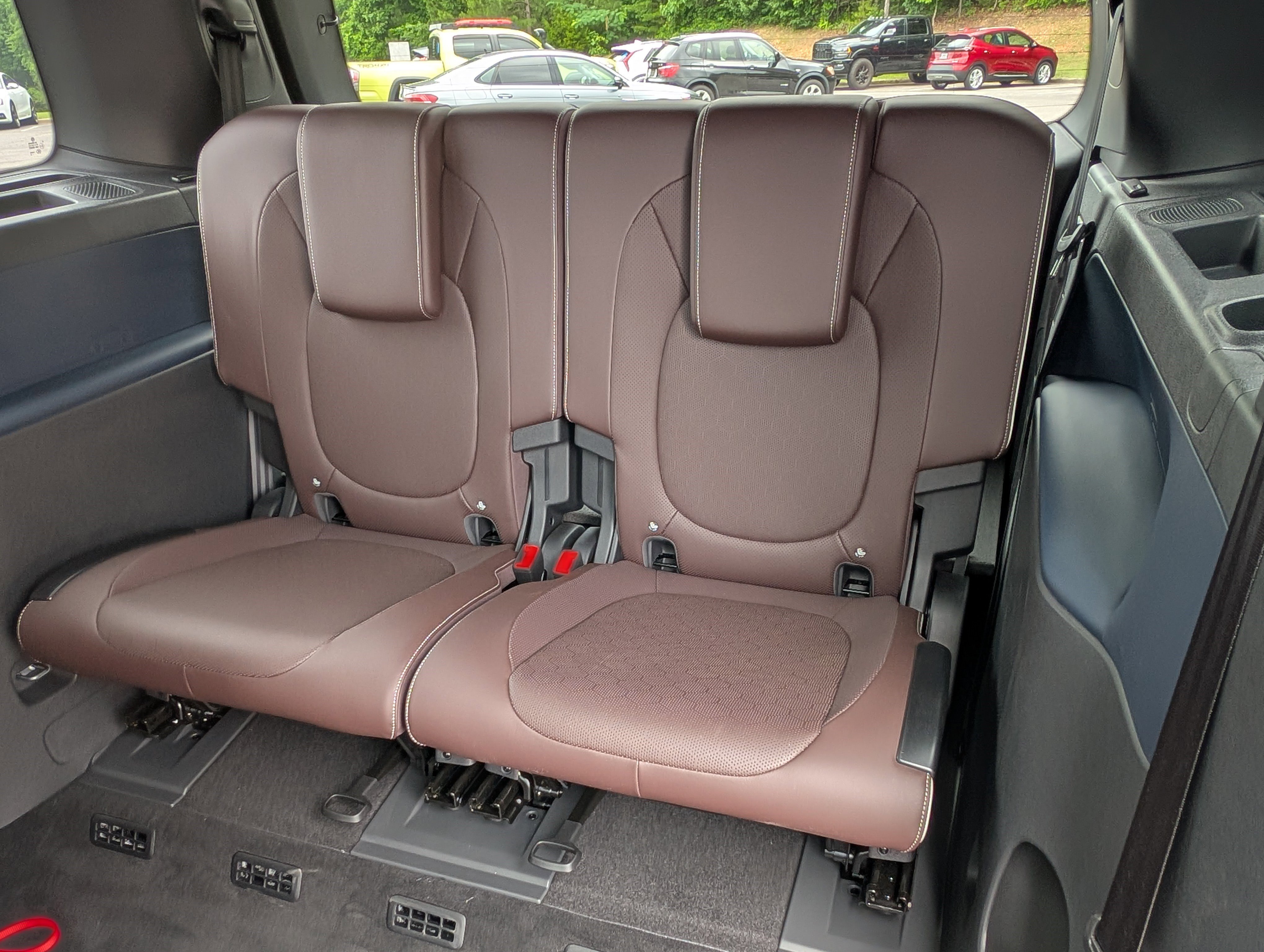 Used 2025 Volkswagen ID. Buzz Pro S Plus RWD image 17