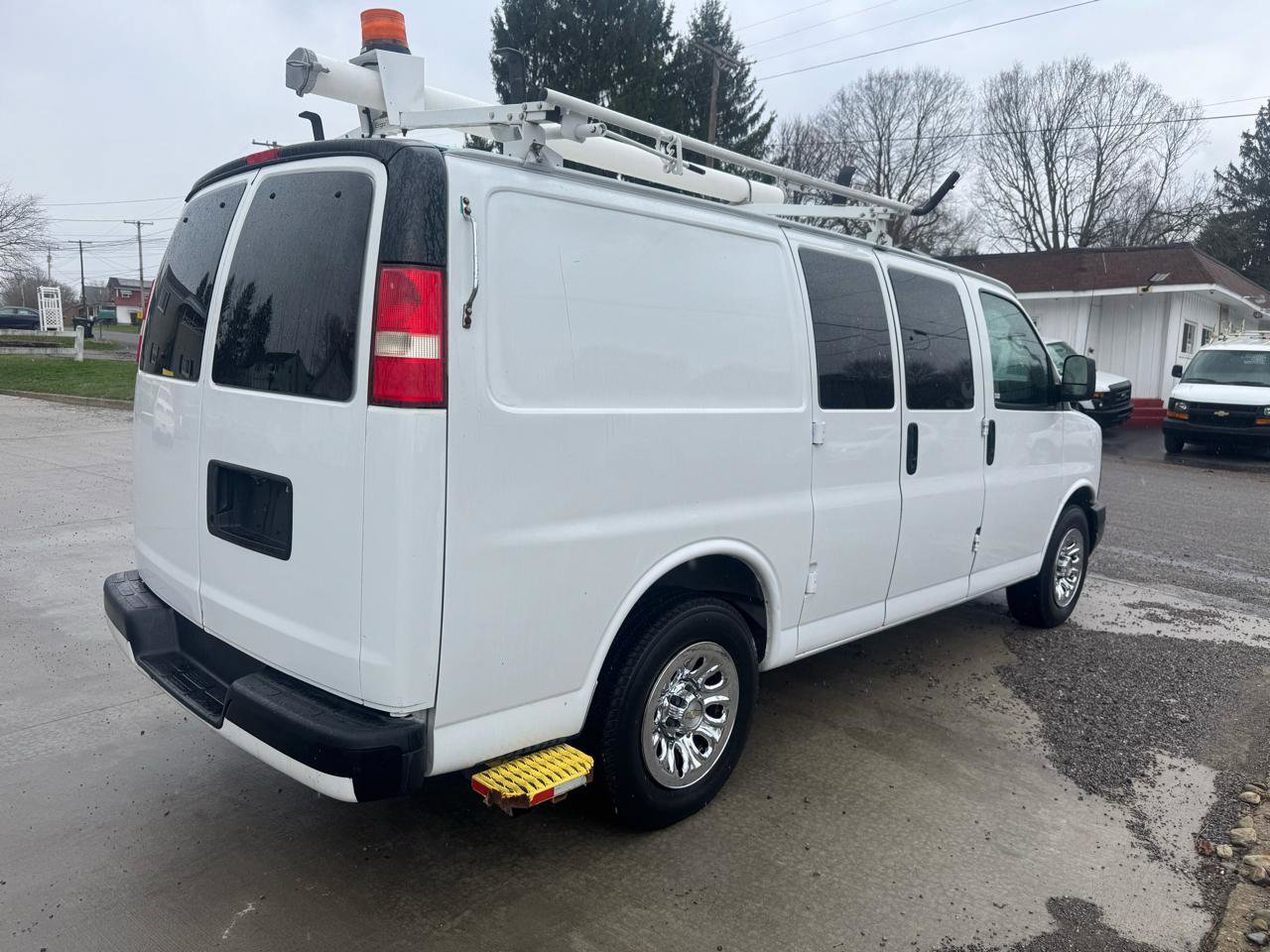 Used 2012 Chevrolet Express 1500 image 4