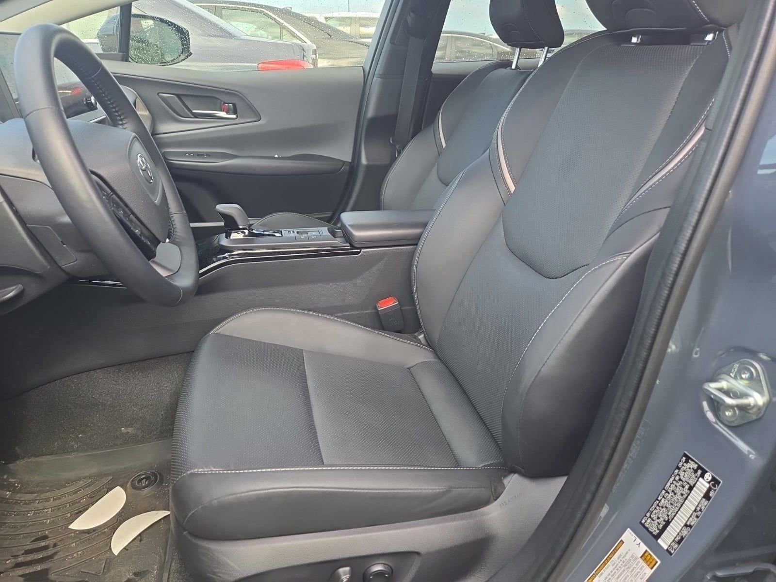 Used 2024 Toyota Prius XLE AWD/4WD image 3