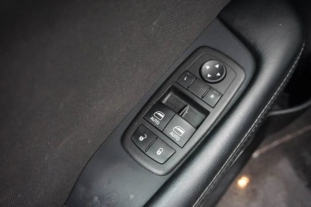 Used 2023 Dodge Challenger SXT image 6