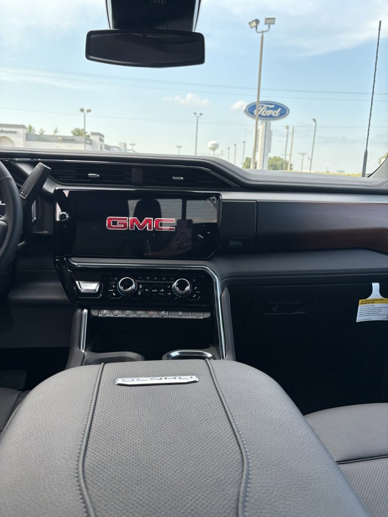 New 2025 GMC Sierra 2500 Denali w/ Max Trailering Package image 17