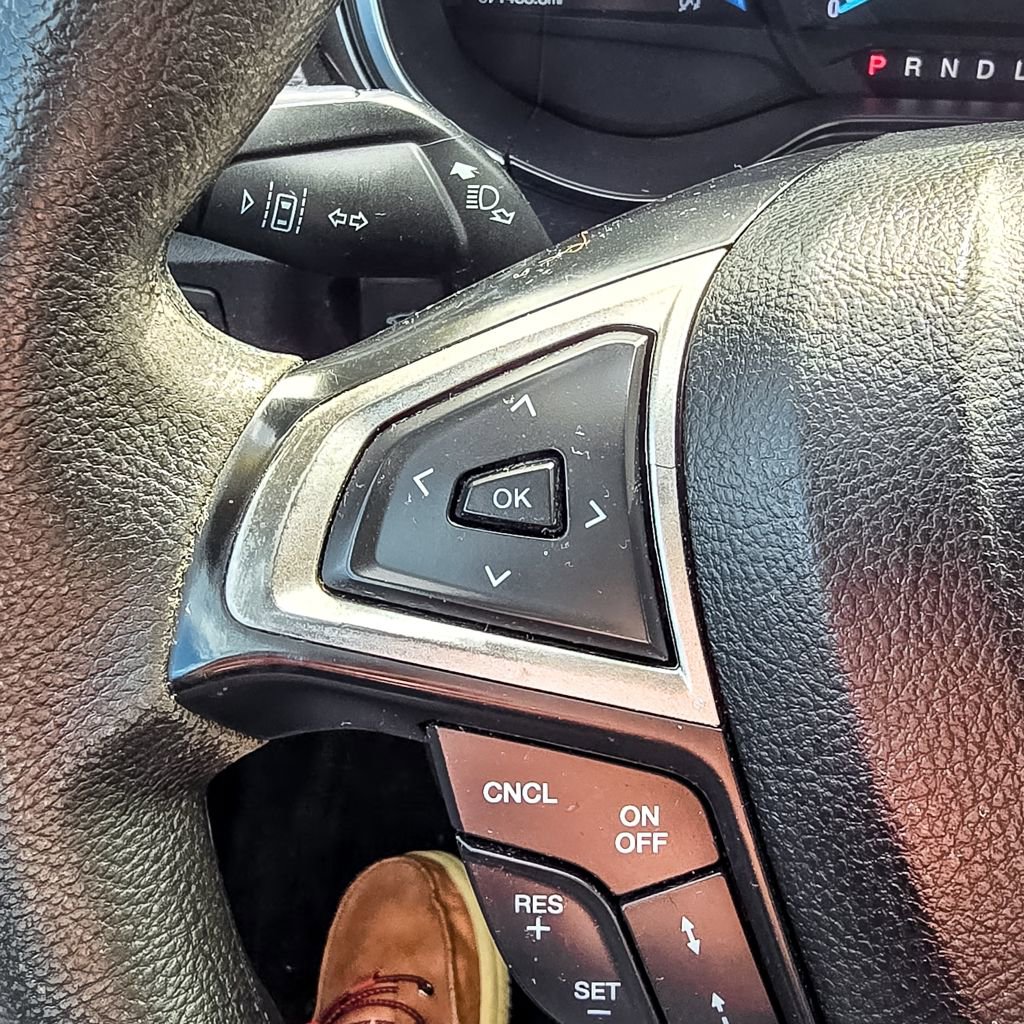 Used 2020 Ford Fusion SE FWD image 8