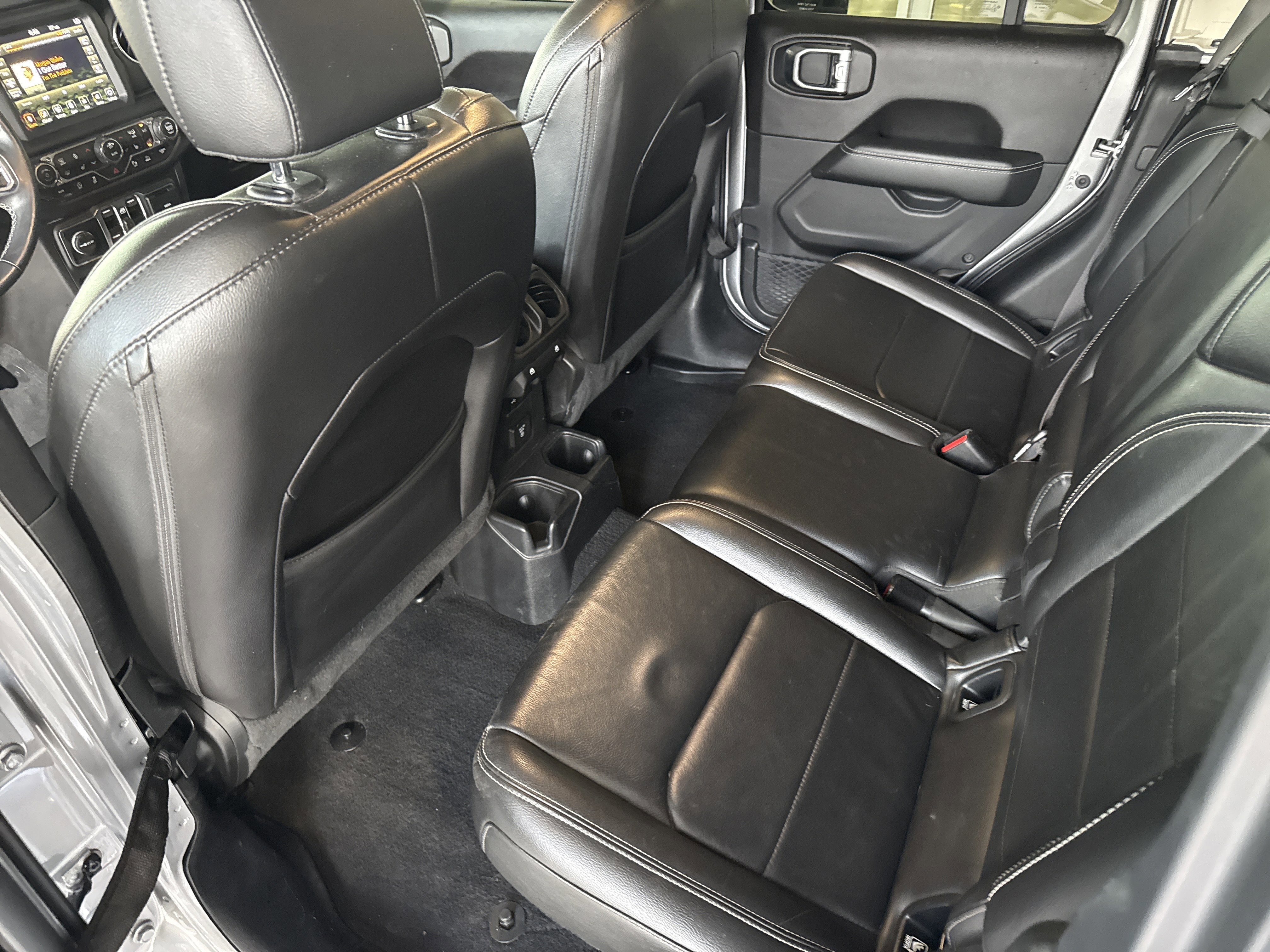 Used 2020 Jeep Gladiator Overland image 12