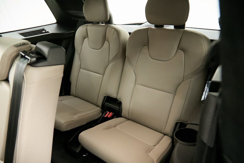 New 2026 Volvo XC90 B6 Ultra w/ Lounge Package image 21