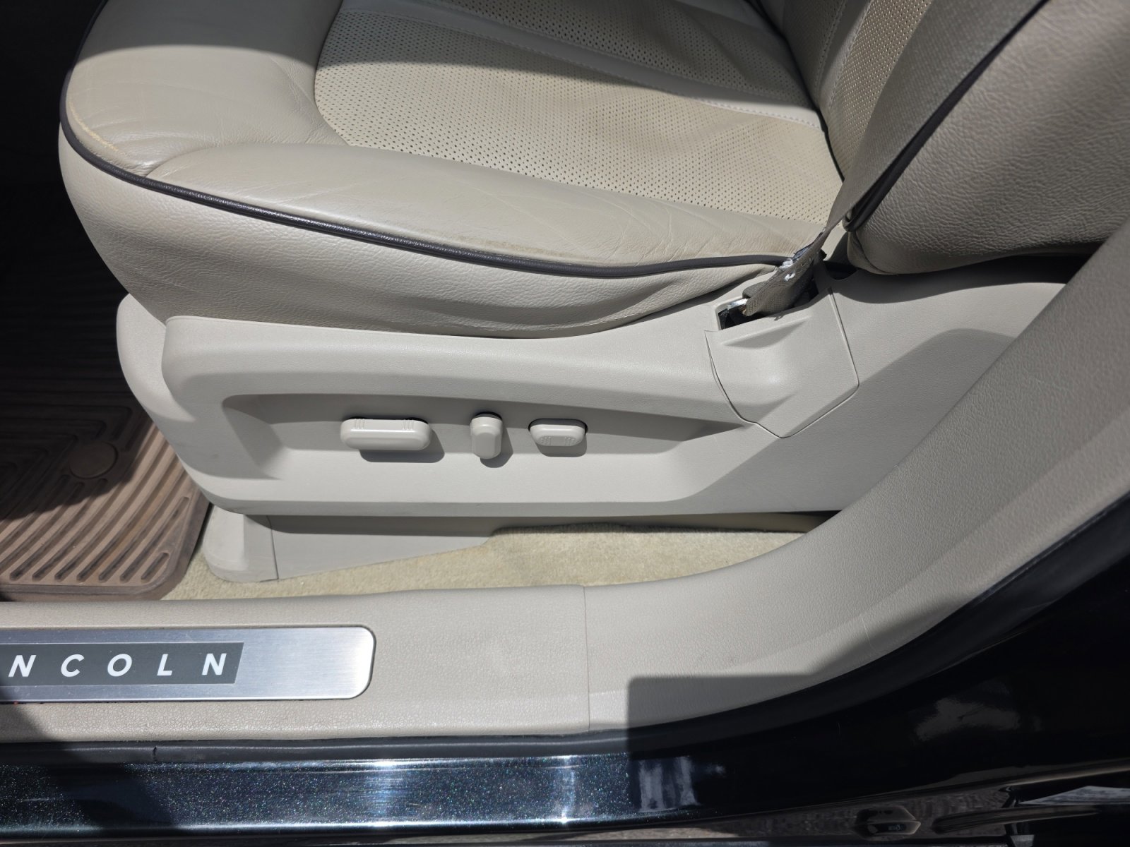 Used 2013 Lincoln MKX AWD image 14