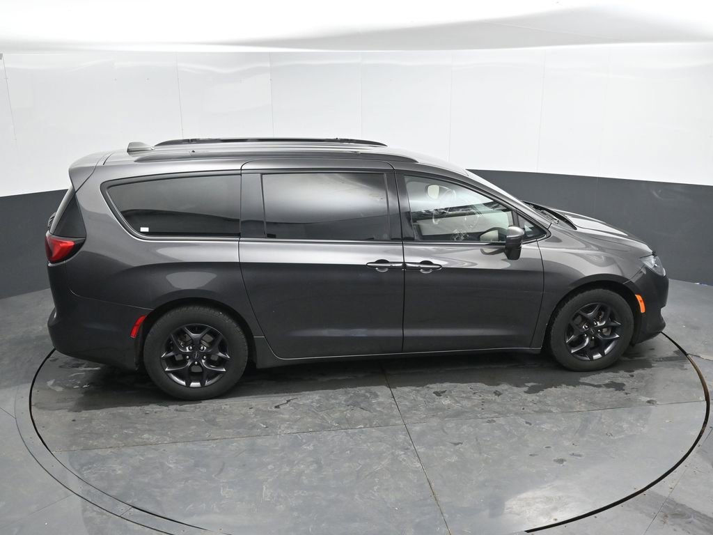 Used 2020 Chrysler Pacifica Touring-L Plus image 44