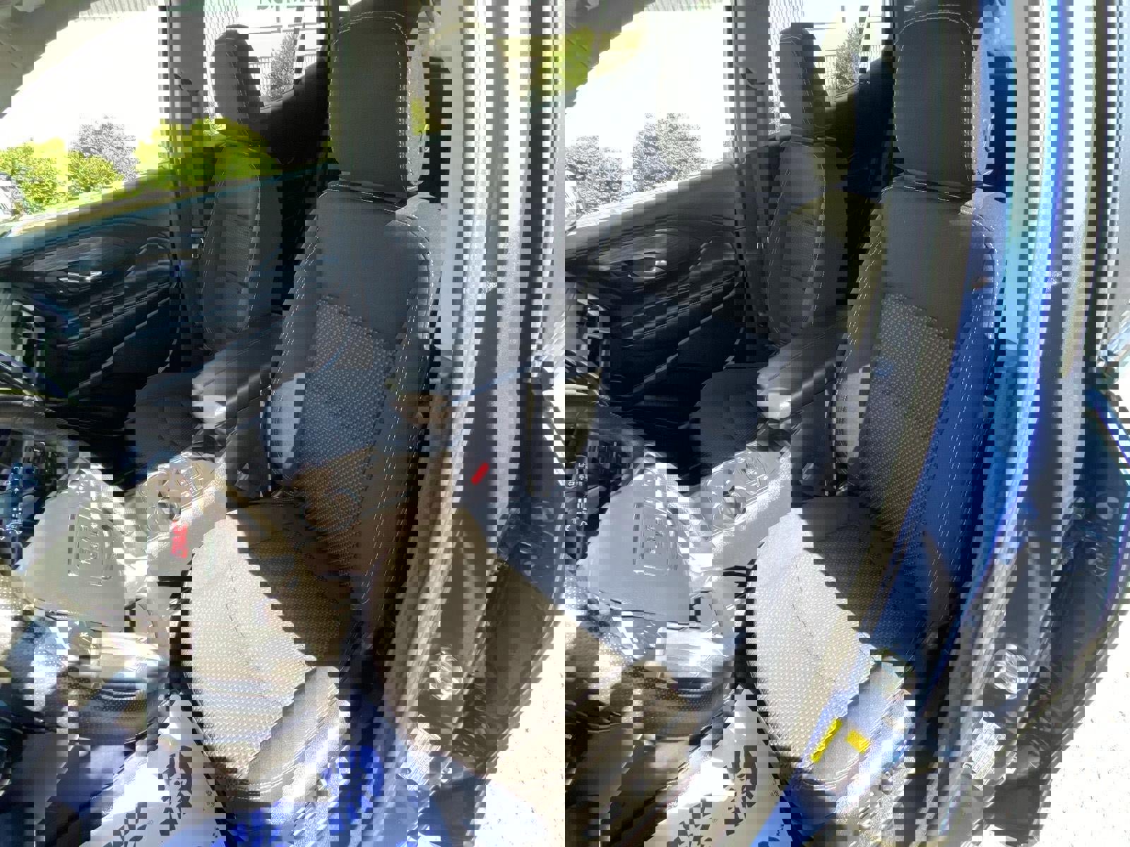 Used 2024 GMC Terrain SLE w/ Driver Convenience Package image 33