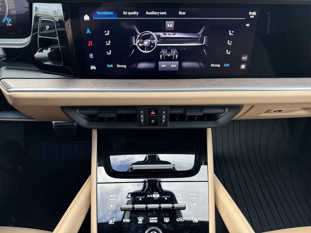 Used 2024 Porsche Cayenne S image 23