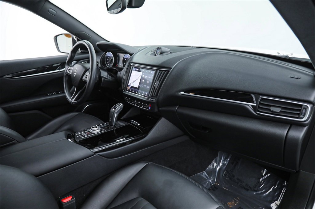 Certified 2023 Maserati Levante GT image 11
