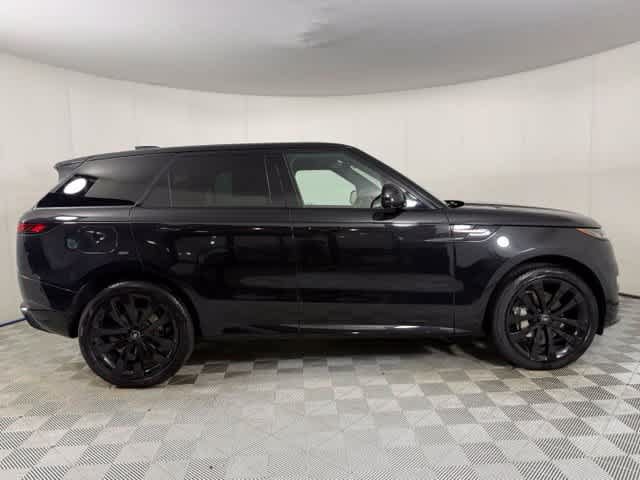 Used 2025 Land Rover Range Rover Sport Dynamic SE AWD/4WD image 9