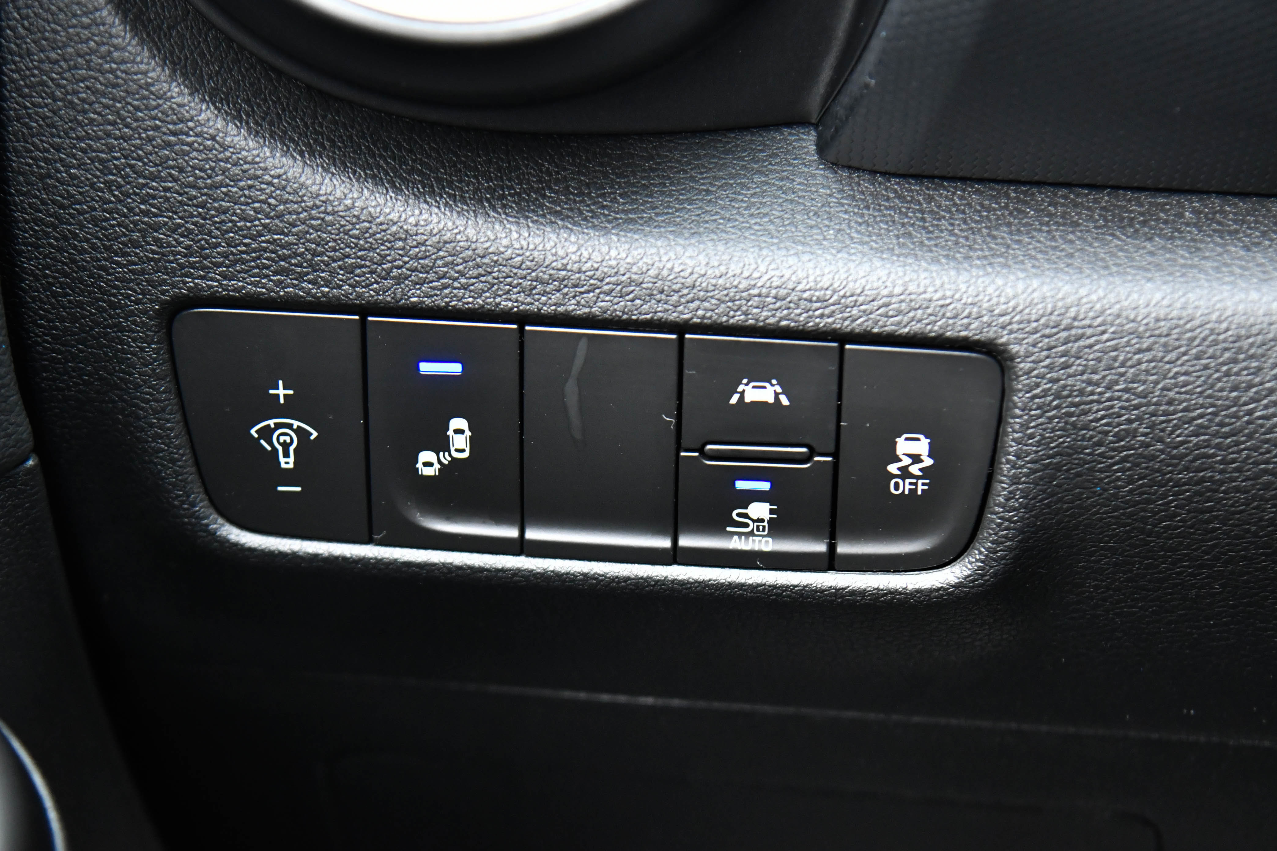 Used 2021 Hyundai Kona Limited FWD image 32