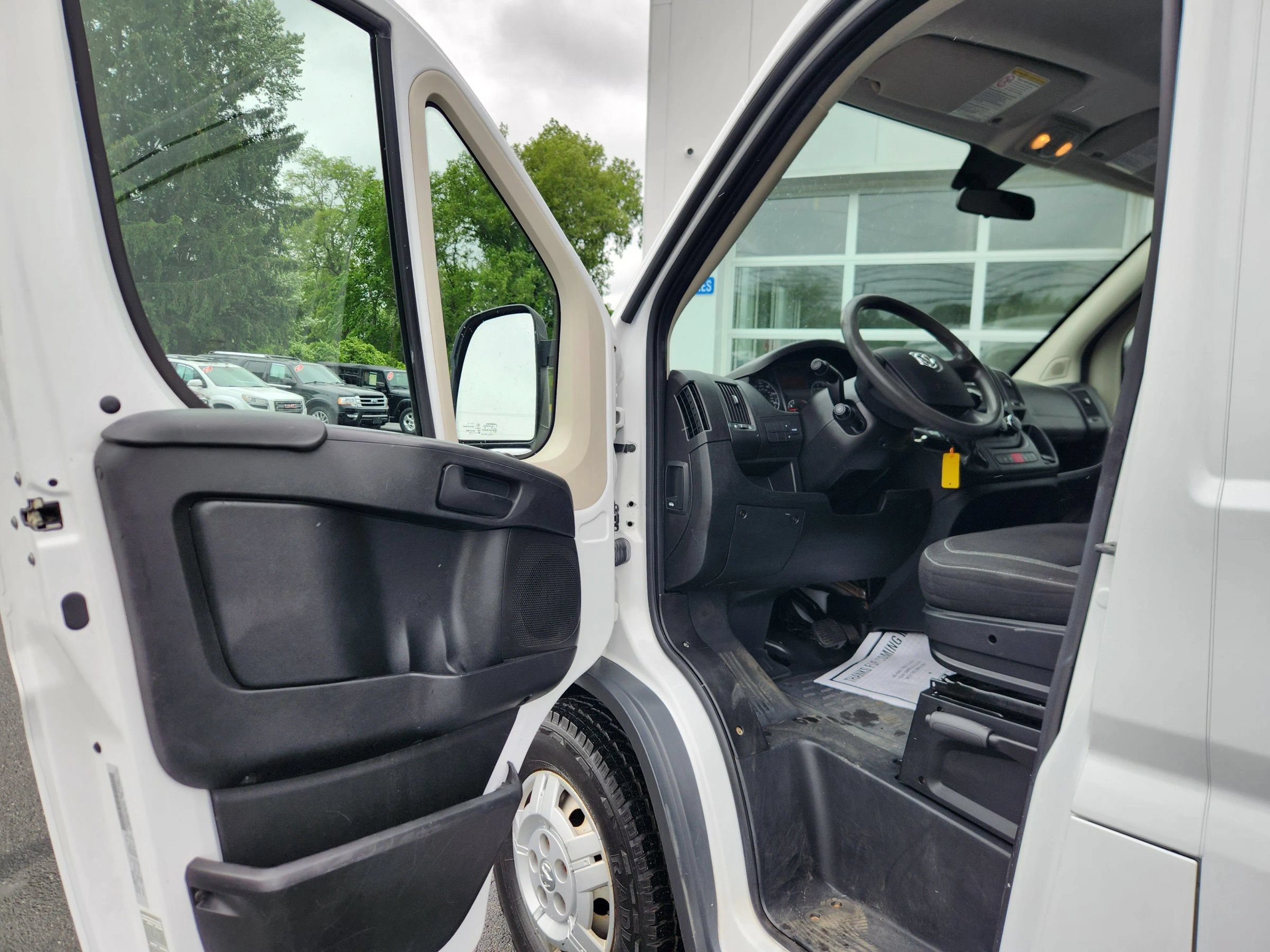 Used 2016 RAM ProMaster 1500 w/ Premium Appearance Group FWD image 22