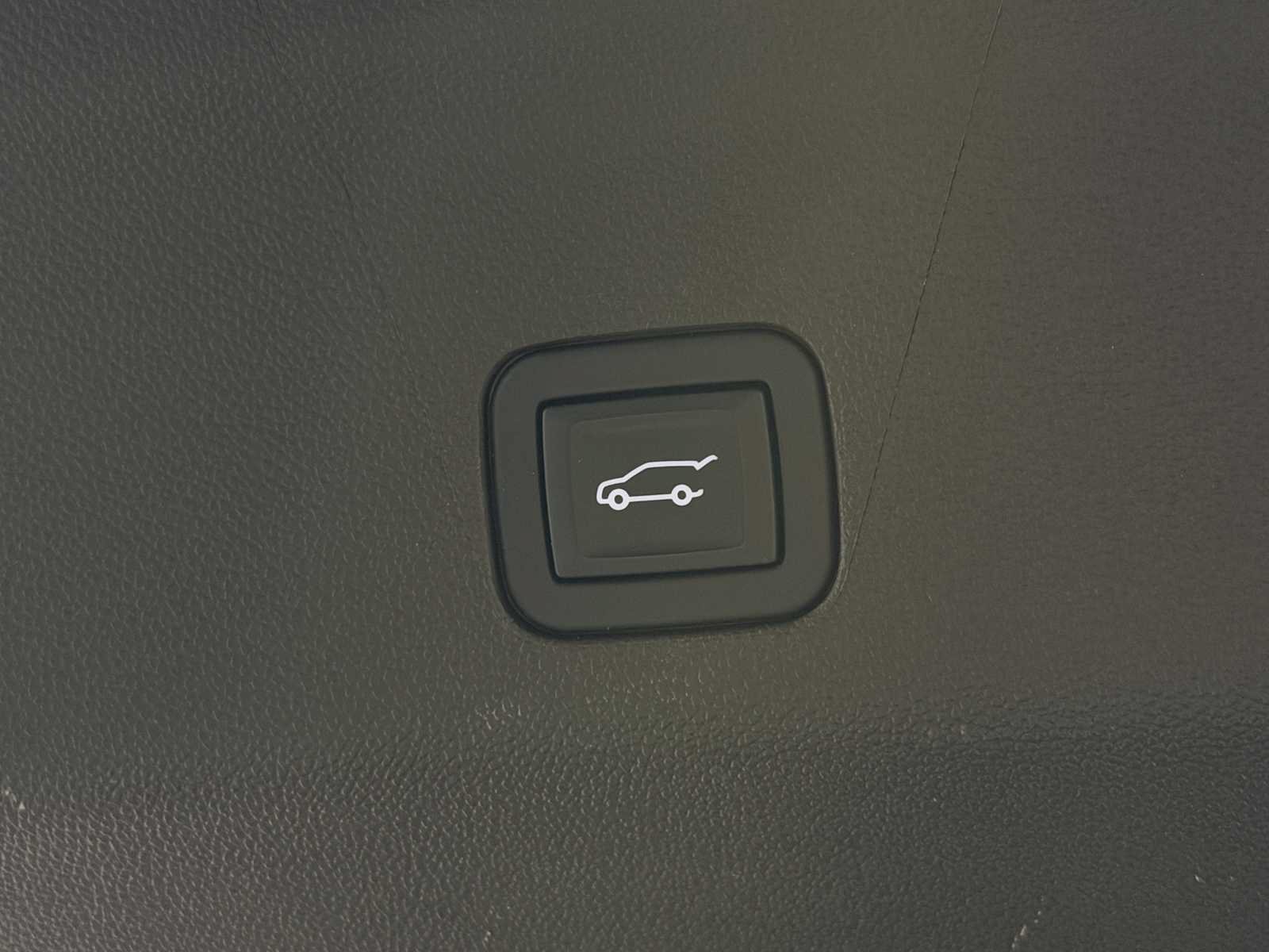 Used 2023 GMC Yukon Denali AWD/4WD image 19