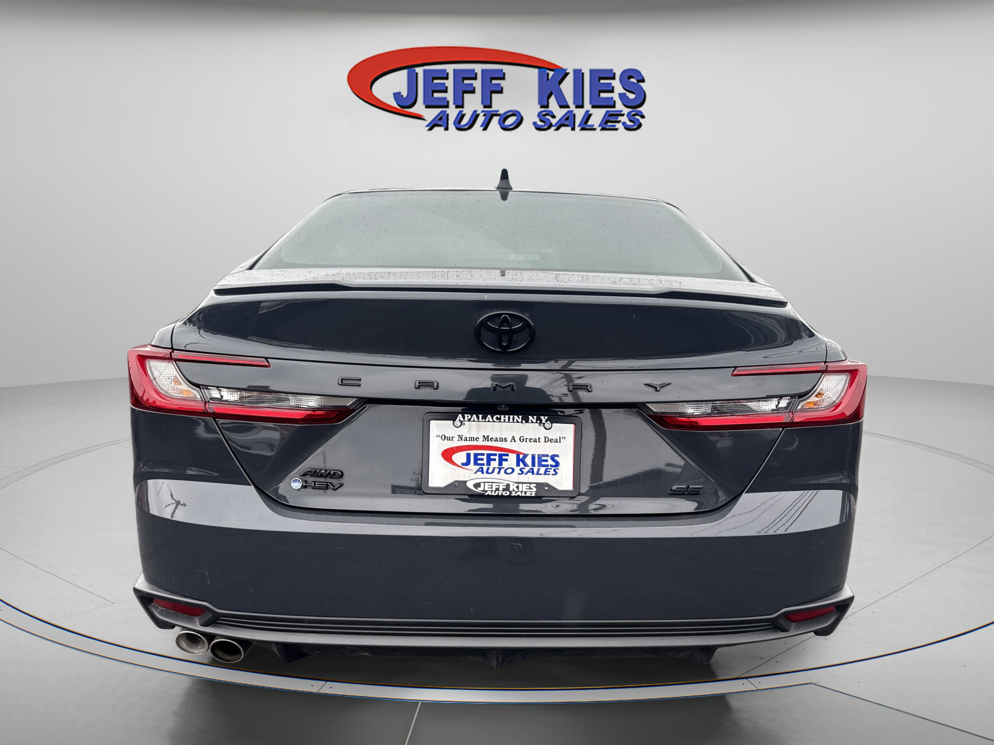 Used 2025 Toyota Camry SE AWD/4WD image 6