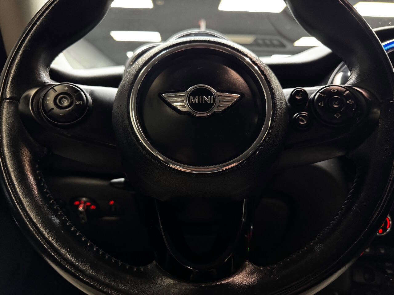 Used 2018 MINI Cooper 2-Door Hardtop w/ Signature Line Package image 21