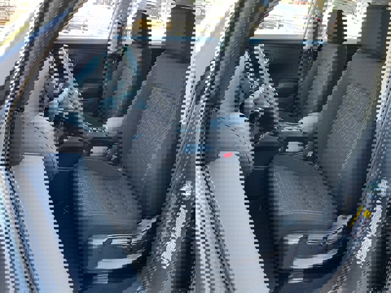 Used 2025 Honda HR-V LX image 14