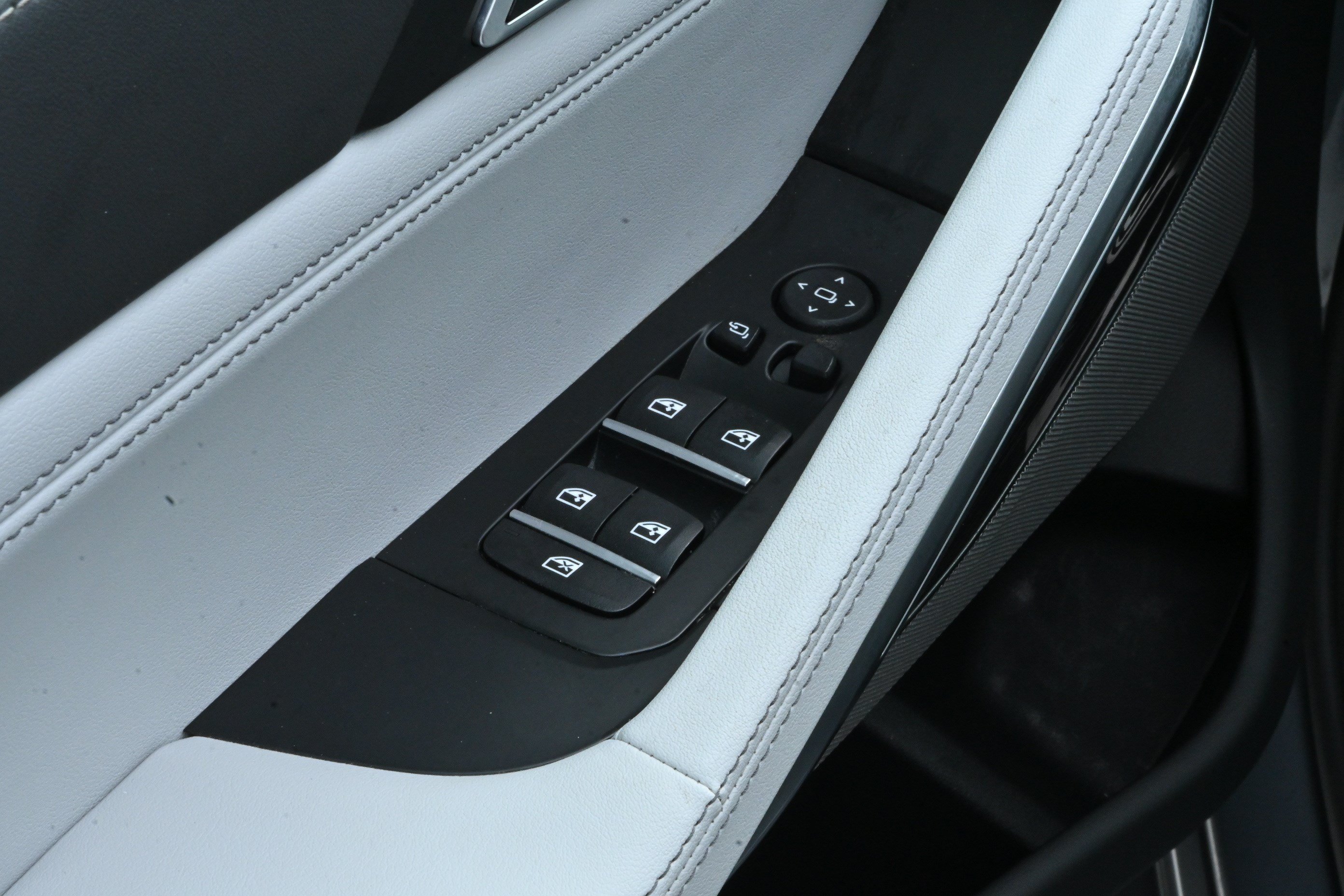Certified 2026 BMW X6 M60i AWD/4WD image 30