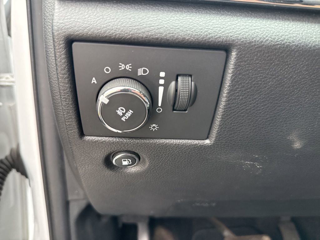 Used 2017 Jeep Grand Cherokee Limited w/ Luxury Group II AWD/4WD image 18