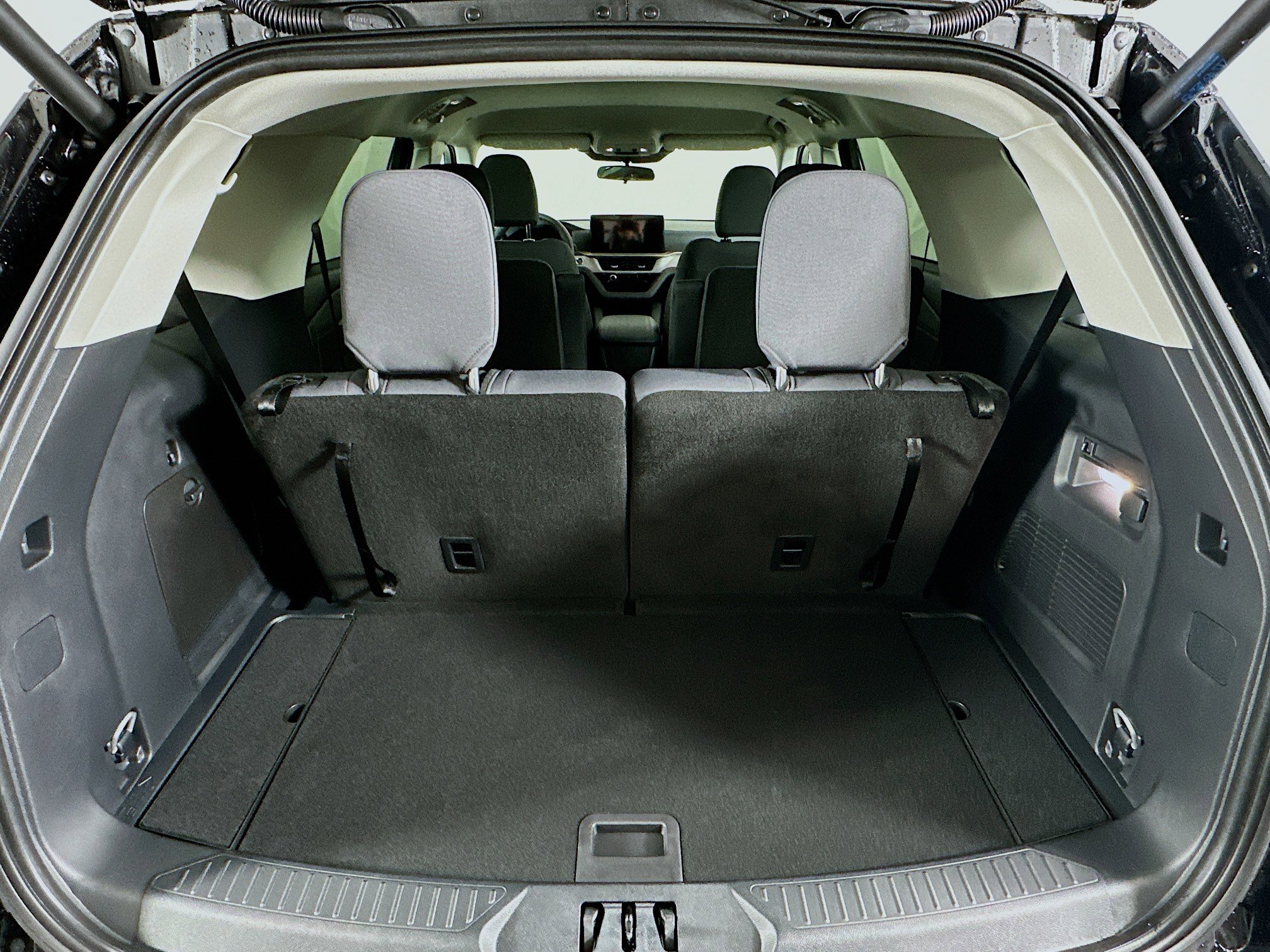 Used 2025 Ford Explorer Active image 30