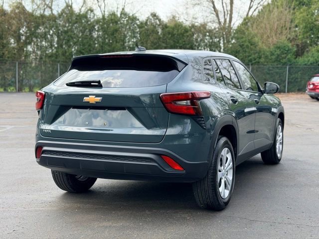 Certified 2025 Chevrolet Trax LS FWD image 4