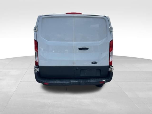 Used 2017 Ford Transit 150 130 Low Roof RWD image 6