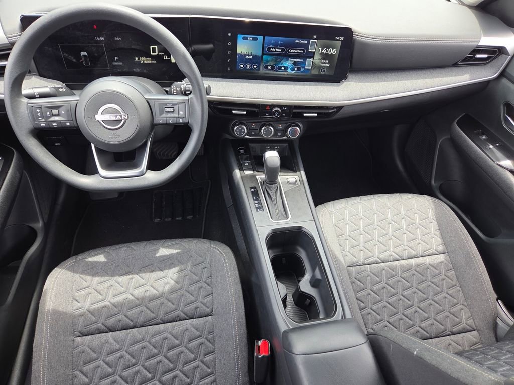 Used 2025 Nissan Kicks SV FWD image 7
