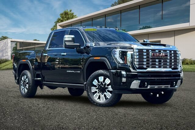 Used 2024 GMC Sierra 2500 Denali w/ Technology Package AWD/4WD image 1