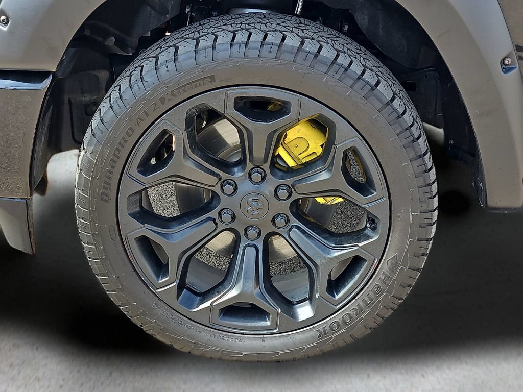 Used 2022 RAM 1500 Limited w/ Body Color Bumper Group AWD/4WD image 11