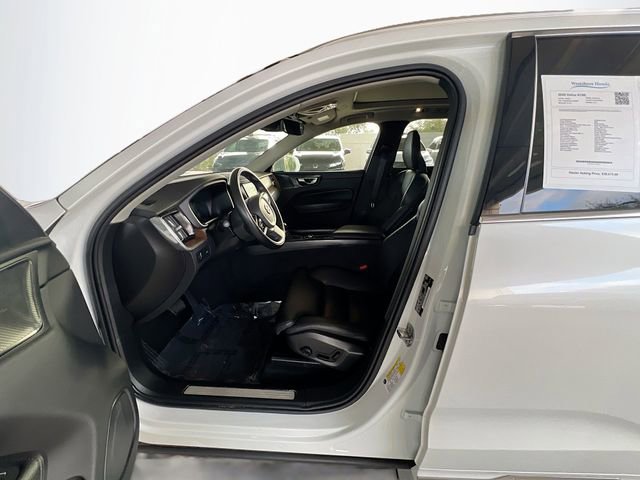 Used 2020 Volvo XC60 T6 Inscription w/ Protection Package Premier image 9