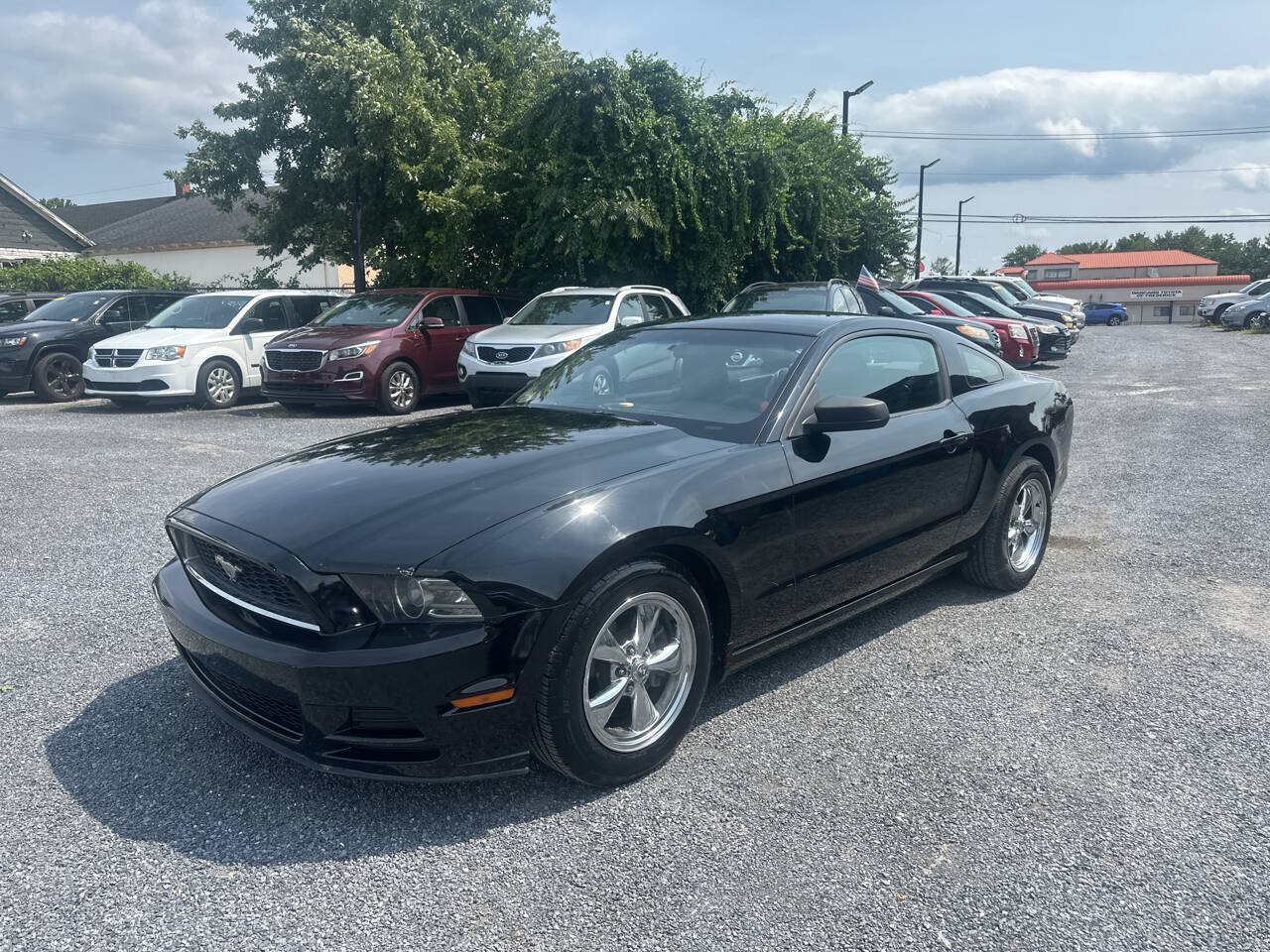 Used 2013 Ford Mustang Coupe RWD image 1