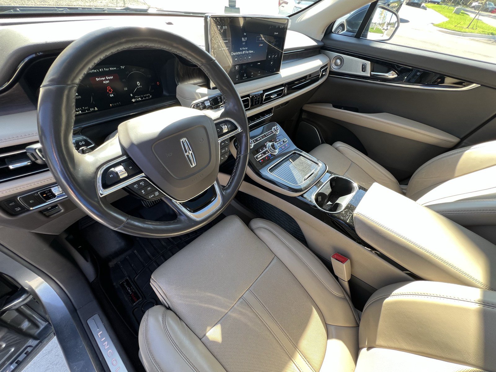 Used 2023 Lincoln Nautilus Reserve w/ Equipment Group 202A AWD/4WD image 17