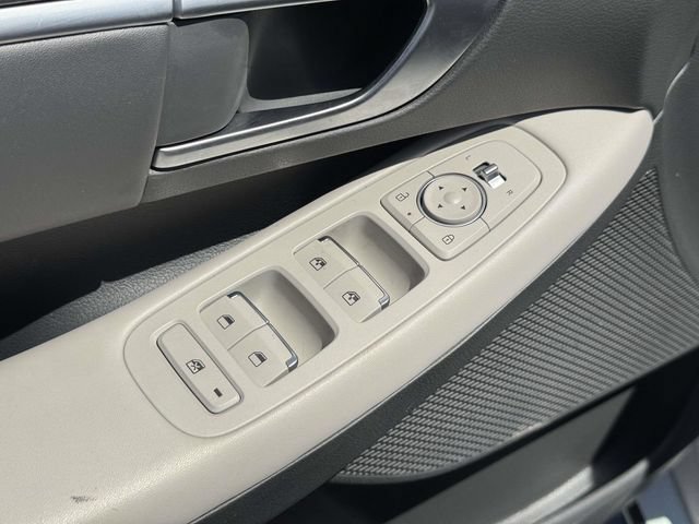 Used 2025 Hyundai Sonata SEL FWD image 19