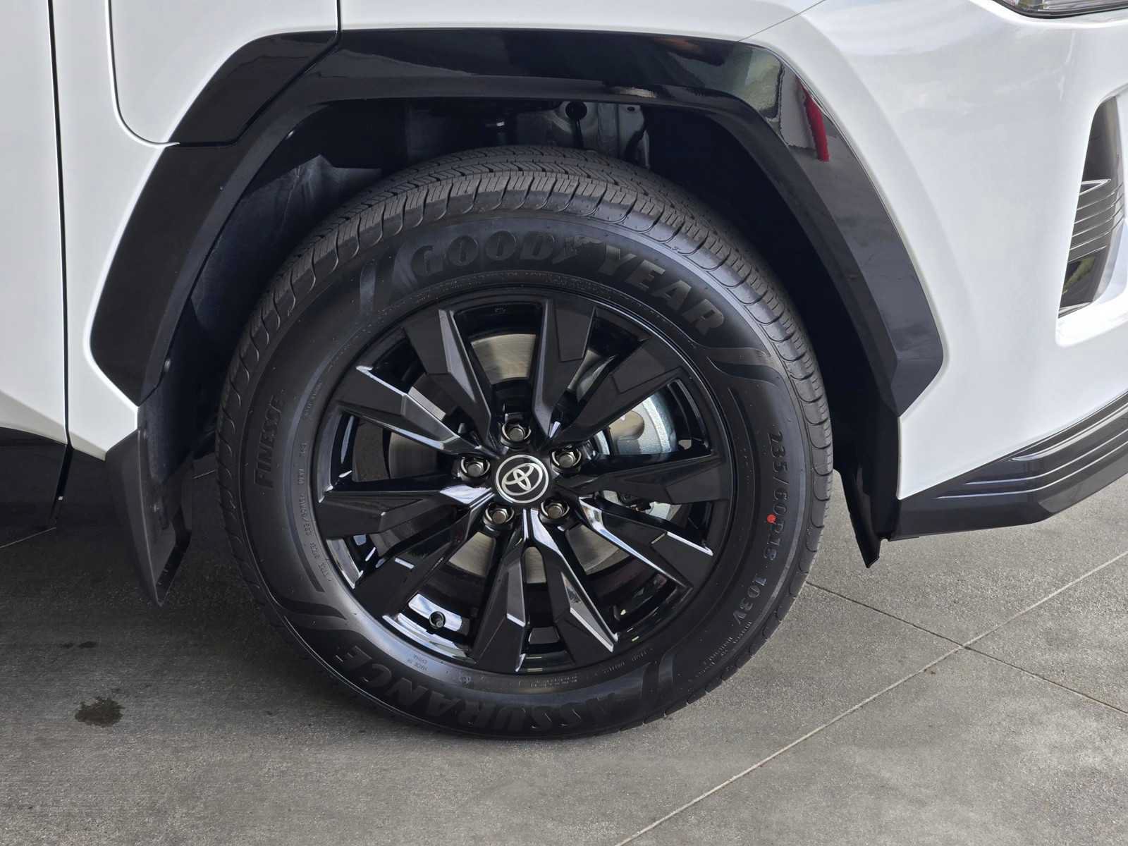 New 2026 Toyota RAV4 SE w/ Convenience Package AWD/4WD image 4