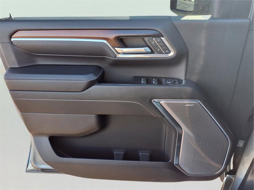 Used 2024 GMC Sierra 2500 Denali w/ Denali Reserve Package image 17