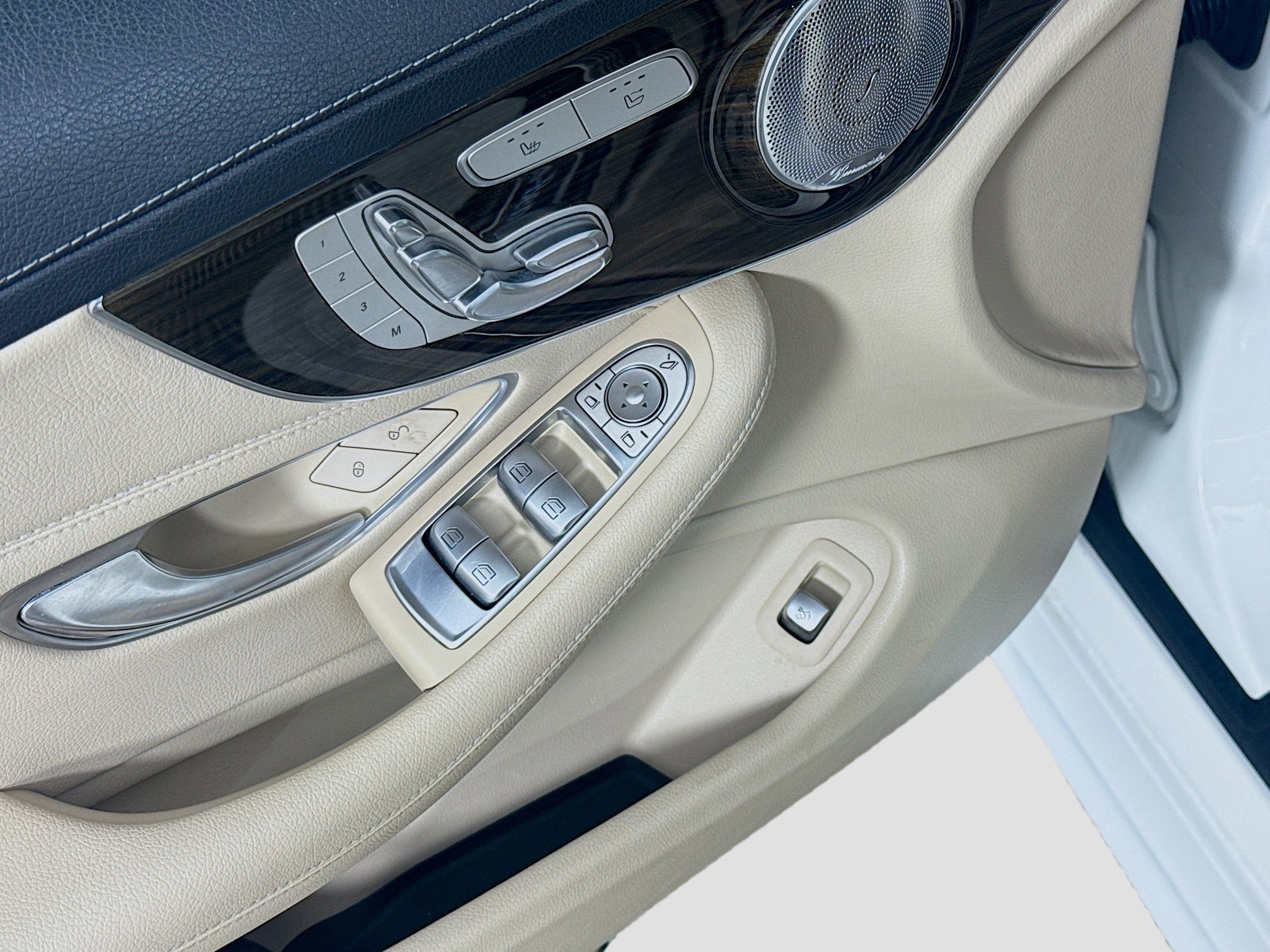 Used 2020 Mercedes-Benz C 300 Cabriolet w/ AMG Line image 24