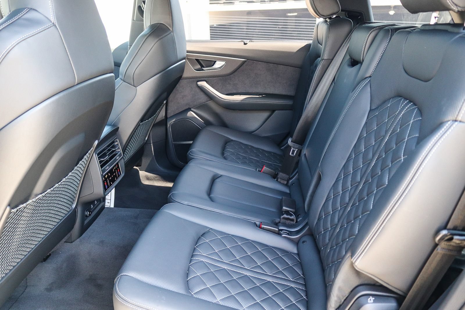New 2026 Audi SQ7 Prestige AWD/4WD image 17