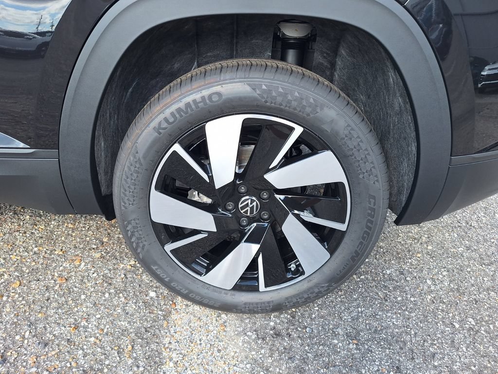 New 2026 Volkswagen Atlas Cross Sport SE FWD image 13