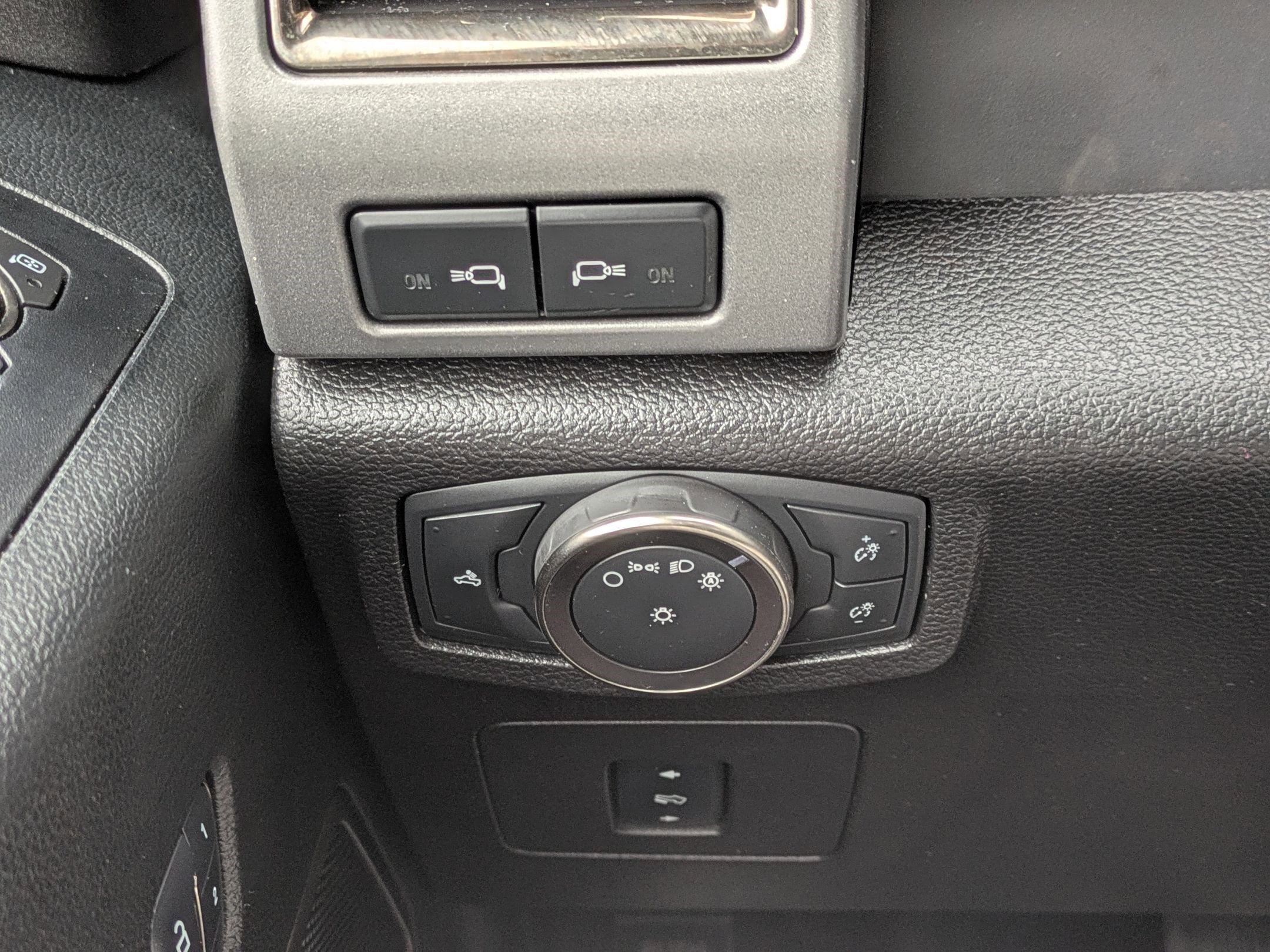 Used 2018 Ford F150 Raptor w/ Equipment Group 802A Luxury image 17