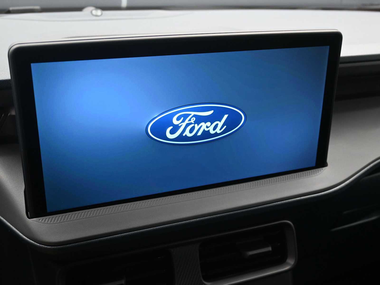 New 2026 Ford Maverick Lariat w/ Black Appearance Package image 17