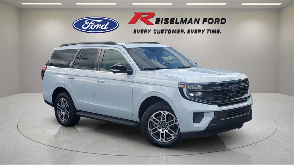 New 2025 Ford Expedition Active image 1