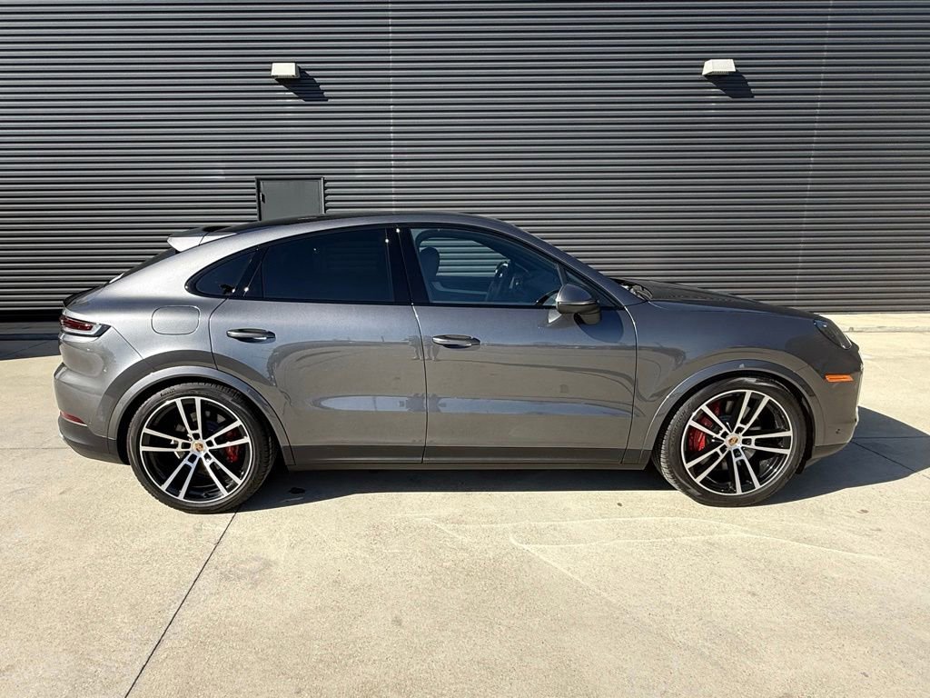 Used 2026 Porsche Cayenne S image 4
