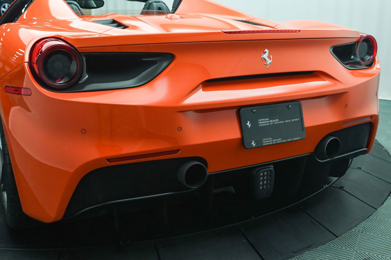 Used 2019 Ferrari 488 Spider image 20