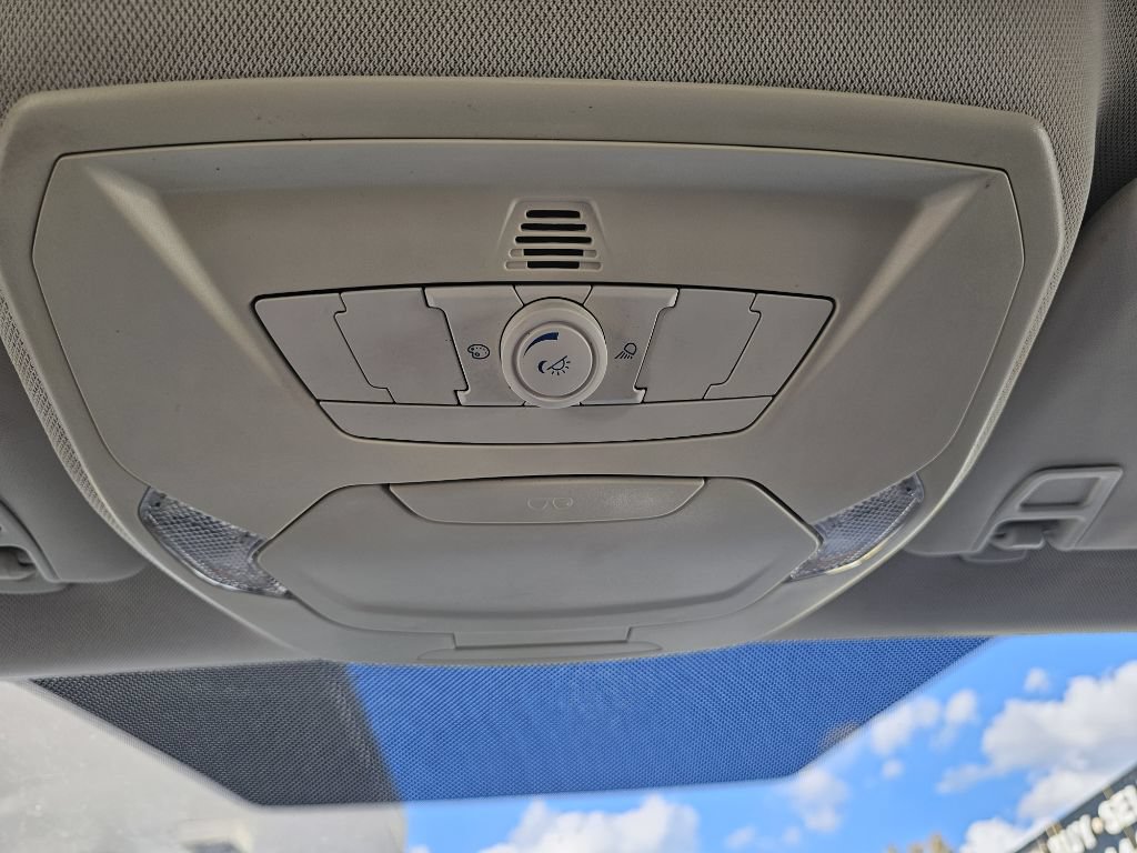 Used 2016 Ford Focus SE w/ Equipment Group 201A FWD image 29