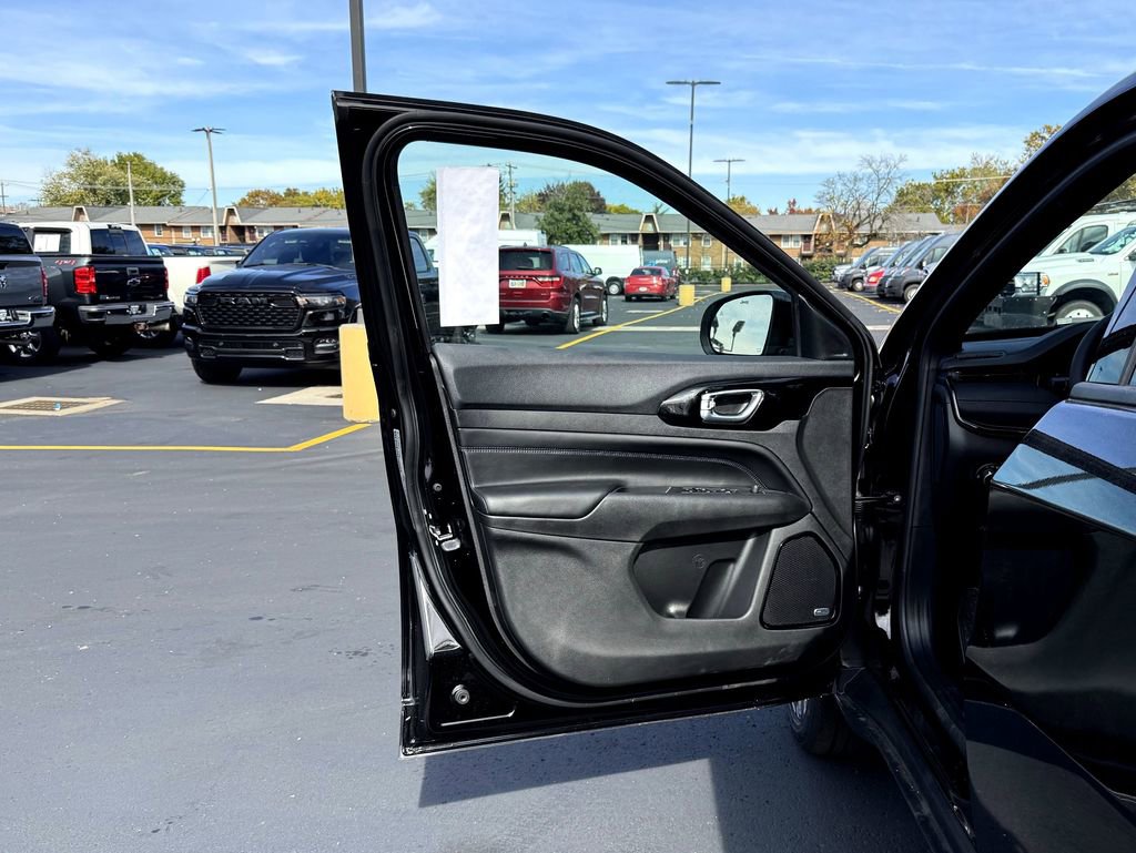 New 2026 Jeep Compass Limited w/ Sun, Sound & Navigation Group image 10