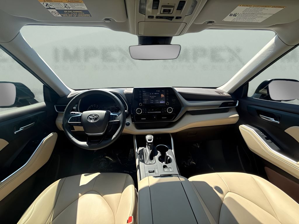 Used 2021 Toyota Highlander XLE FWD image 8