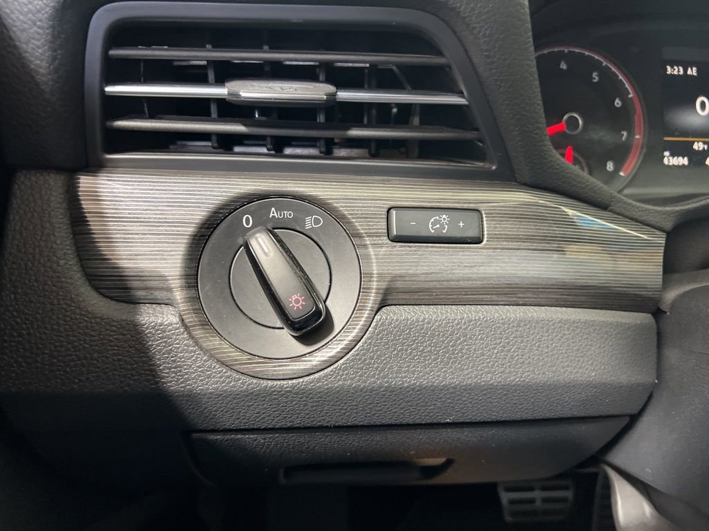 Used 2022 Volkswagen Passat 2.0T R-Line image 39